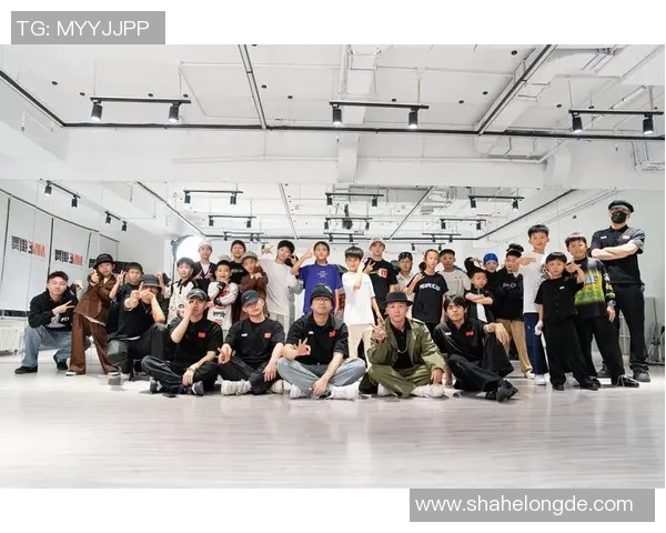 北京街舞队与重庆街舞队耐力对决赛后分析与精彩瞬间回顾