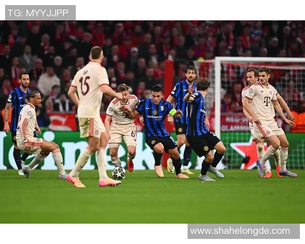 亲吻手指的足球明星背后的故事与荣耀之路